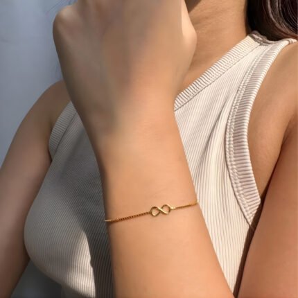 Elegant Gold Chain Bracelet